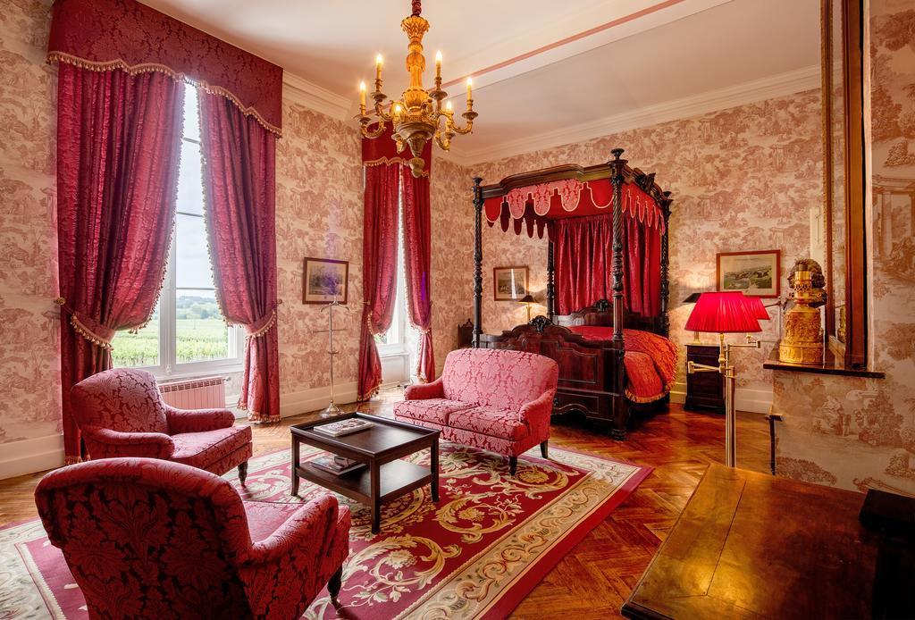 Couette-café Château Fombrauge Saint-Christophe-des-Bardes